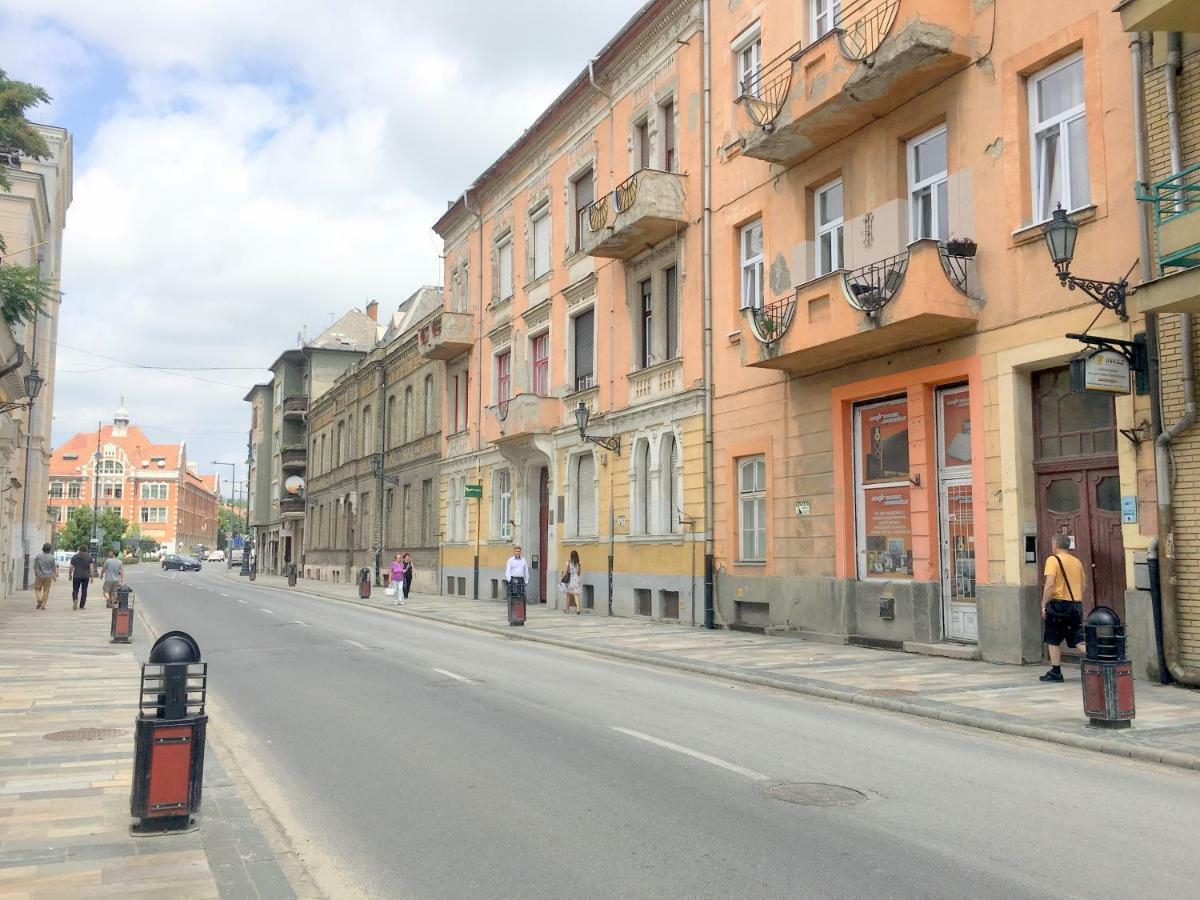 Hedi Apartman Miskolc Exterior photo